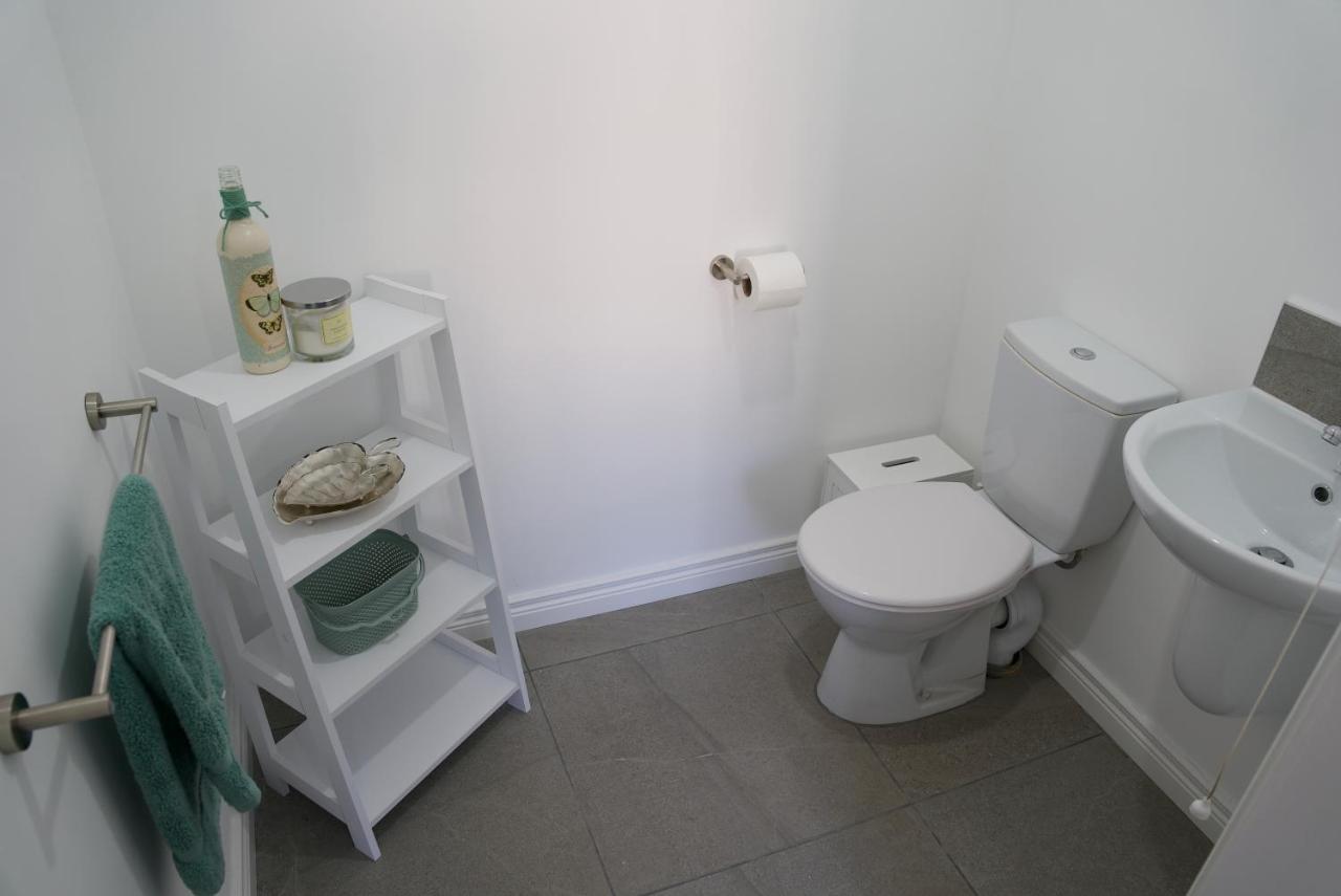 Modern 3 Bedroom Coastal Home Newry Ngoại thất bức ảnh